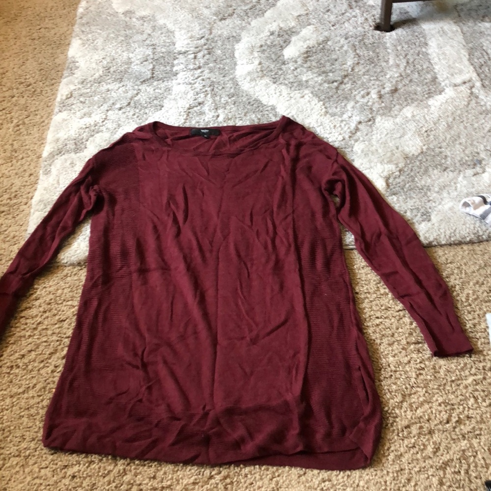 Maroon sweater